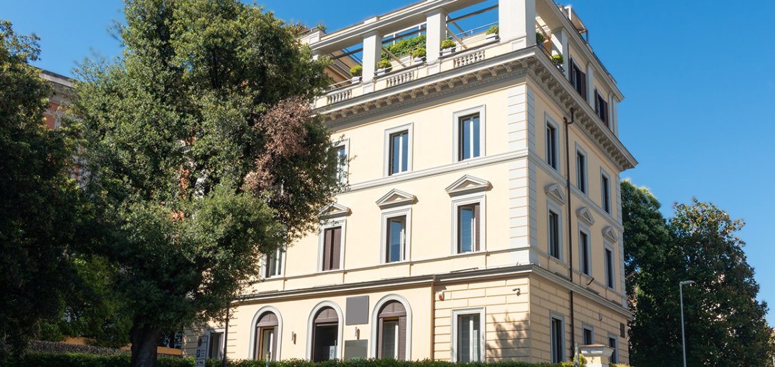 IPI Agency - Advisor in Piazza della Croce Rossa a Roma - immagine dell'edificio dall'esterno