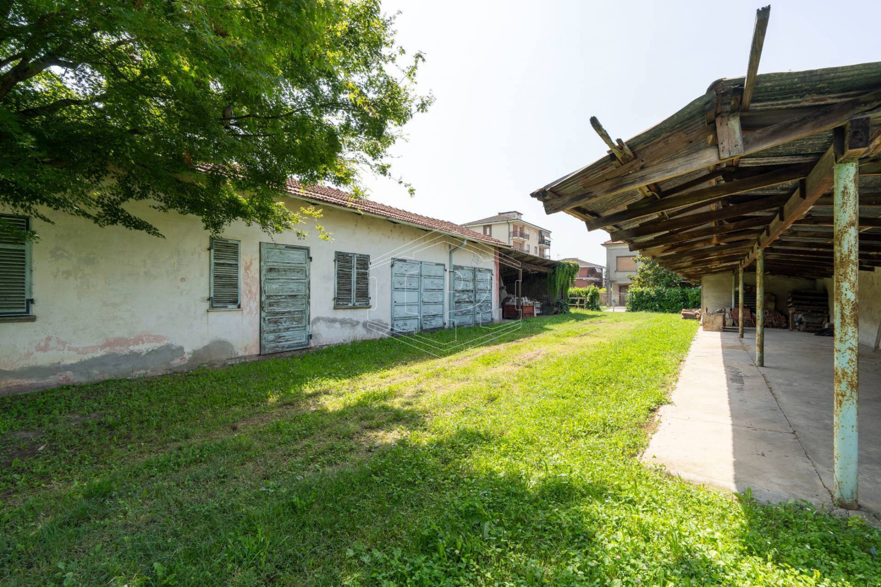 Rustico con tettoia e giardino in Via San Bartolomeo, Riva presso Chieri (TO)