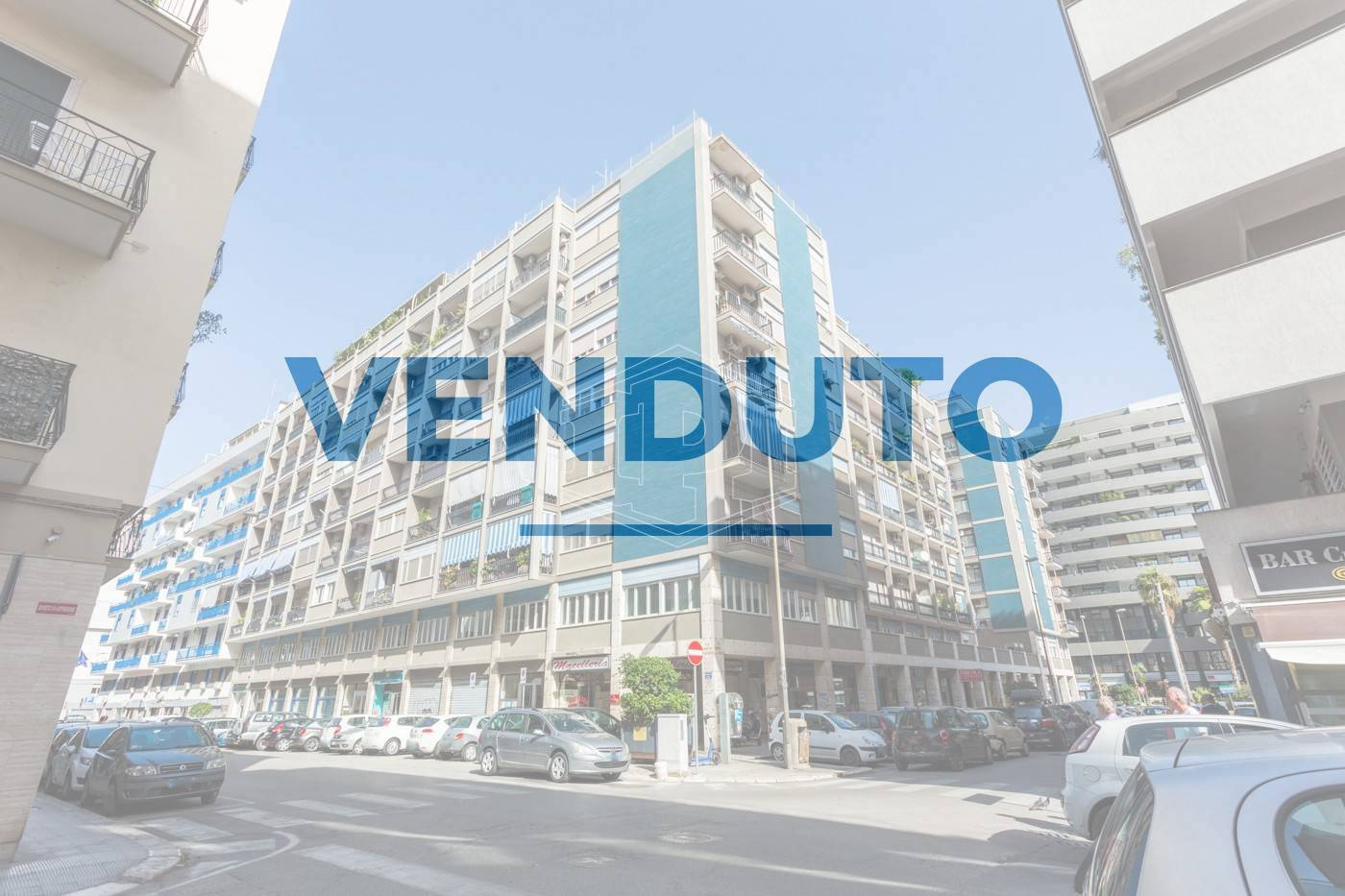 Pentalocale sito in Via Lattanzio 104 - Bari (BA)