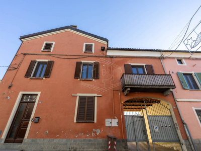 Casa semindipendente in Via Vittorio Veneto, Riva presso Chieri (TO)