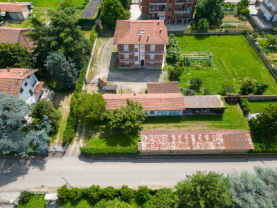 Casa indipendente con terreno in Via San Bartolomeo, Riva presso Chieri (TO)