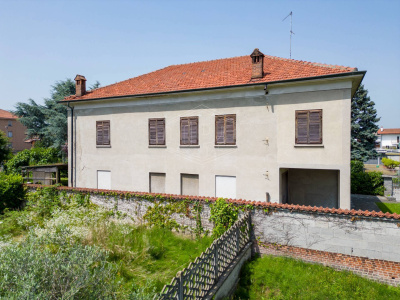 Casa indipendente con terreno in Via San Bartolomeo, Riva presso Chieri (TO)