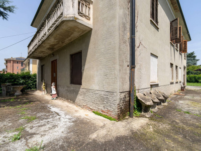 Casa indipendente con terreno in Via San Bartolomeo, Riva presso Chieri (TO)