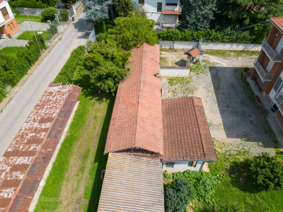 Casa indipendente con terreno in Via San Bartolomeo, Riva presso Chieri (TO)