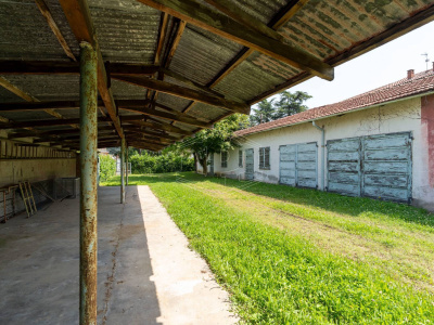 Rustico con tettoia e giardino in Via San Bartolomeo, Riva presso Chieri (TO)