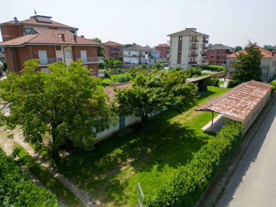 Rustico con tettoia e giardino in Via San Bartolomeo, Riva presso Chieri (TO)