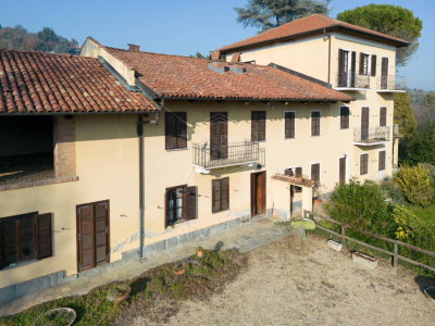 Cascinale in Strada Rosero, Pecetto Torinese (TO)