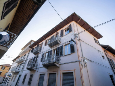 Casa semindipendente In Via Garibaldi, Caluso (TO)