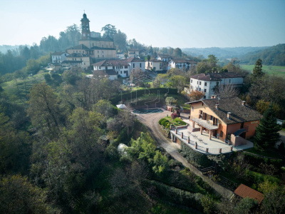 Villa con terreno in Via IV Novembre, Ferrere (AT)