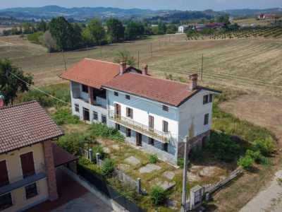 Cascinale con terreno in Strada Buttigliera, Chieri (TO)