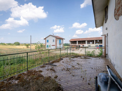 Cascinale con terreno in Strada Buttigliera, Chieri (TO)