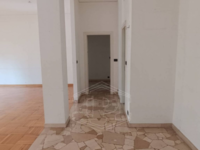 Ampio trilocale con terrazzo in Via Della Moscova 46 - Milano (MI)