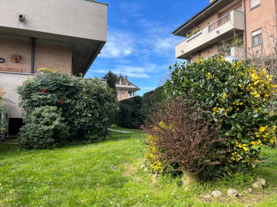 Villa con giardino in Classe En. A2 in Via della Pace  - Carpiano (MI)