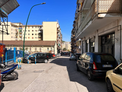 Capannoni e appartamento in Via Coriolano 9, Napoli (NA)