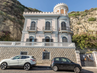 Villa/Castello in Via Napoli 93, Pozzuoli (NA)