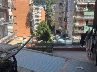 5 vani, Viale Colli Aminei 279, (NA)