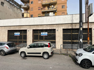 Ampio locale in Via Nuova Poggioreale 33, Napoli (NA)