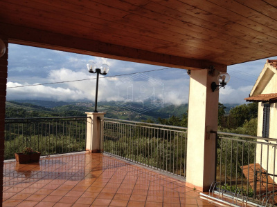 Villa con piscina e giardino in Via Macchianella 19, Castelvetere (AV)