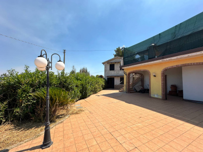 Villa con piscina e giardino in Via Macchianella 19, Castelvetere (AV)