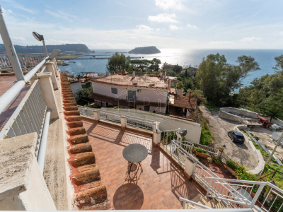 Villa con vista mare in Via San Gennaro Antignano, Pozzuoli (NA)