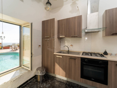 Villa con vista mare in Via San Gennaro Antignano, Pozzuoli (NA)