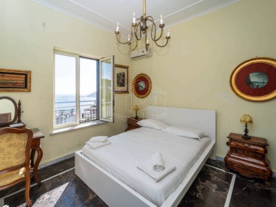 Villa con vista mare in Via San Gennaro Antignano, Pozzuoli (NA)