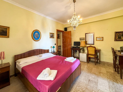 Villa con vista mare in Via San Gennaro Antignano, Pozzuoli (NA)