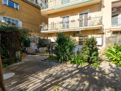 Bilocale con giardino privato in Via G. Bonito 27, Napoli (NA)