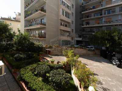 Appartamento in Viale Villa S. Maria 33, Napoli (NA)