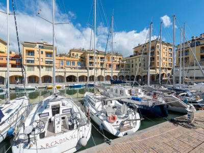 Locale commerciale, Via Luigi Cibrario, Sestri Ponente (GE)