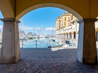 Locale commerciale, Via Luigi Cibrario, Sestri Ponente (GE)