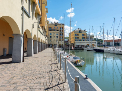 Locale commerciale, Via Luigi Cibrario, Sestri Ponente (GE)