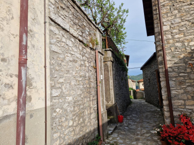 Quadrilocale con giardino a Vallico di Sopra - Fabbriche di Vergemoli (LU)