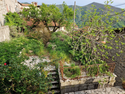 Quadrilocale con giardino a Vallico di Sopra - Fabbriche di Vergemoli (LU)