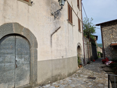 Quadrilocale con giardino a Vallico di Sopra - Fabbriche di Vergemoli (LU)