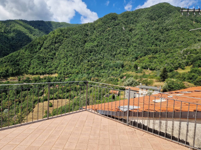 Quadrilocale con giardino a Vallico di Sopra - Fabbriche di Vergemoli (LU)