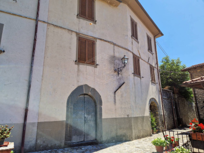 Quadrilocale con giardino a Vallico di Sopra - Fabbriche di Vergemoli (LU)