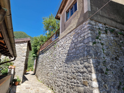 Quadrilocale con giardino a Vallico di Sopra - Fabbriche di Vergemoli (LU)