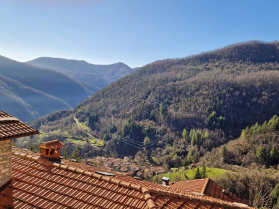 Quadrilocale con giardino a Vallico di Sopra - Fabbriche di Vergemoli (LU)