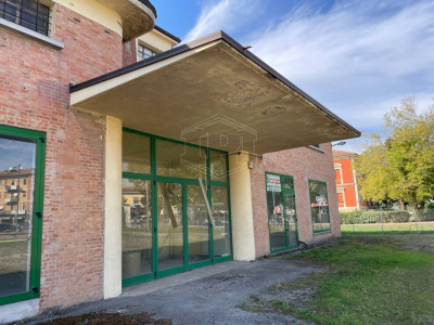 Edificio Commerciale in via Roma, Novellara (RE)