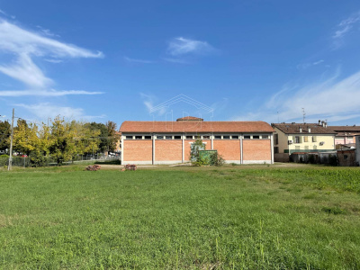 Edificio Commerciale in via Roma, Novellara (RE)