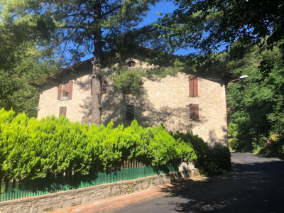 Quadrilocale in casale, località Quercia-Marzabotto (BO) - Gardelletta