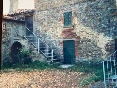 Antico Casale in sasso in località Prato - Monte Santa Maria Tiberina (PG)