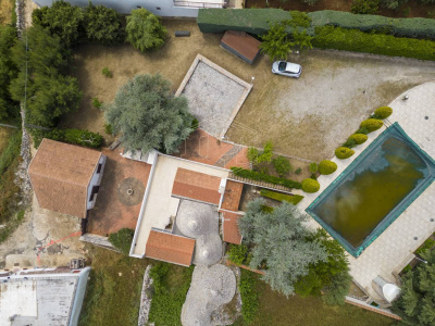 Villa con dependance, giardino privato e piscina sita in Contrada Ceracchia - Noci (BA)