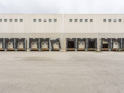 Capannone sito in Viale Maestri Del Lavoro 1 - Bari (BA)