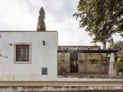 Villa con trullo sito in Contrada Barbagiulio 141/A - Cisternino (BR)