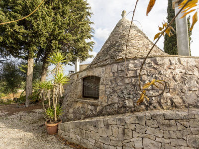 Villa con trullo sito in Contrada Barbagiulio 141/A - Cisternino (BR)