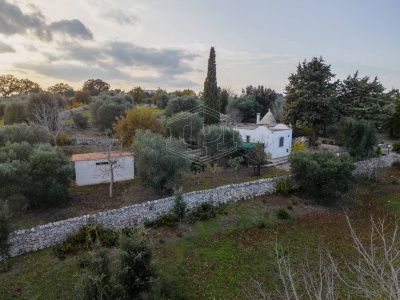 Villa con trullo sito in Contrada Barbagiulio 141/A - Cisternino (BR)