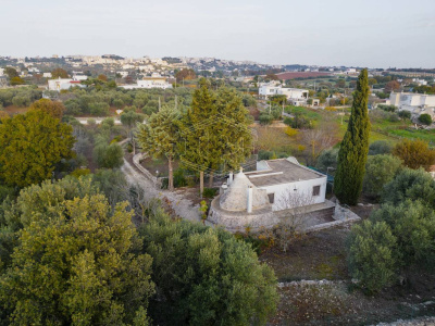 Villa con trullo sito in Contrada Barbagiulio 141/A - Cisternino (BR)