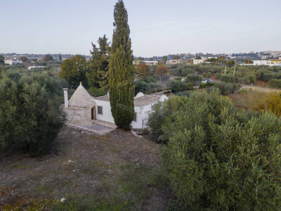 Villa con trullo sito in Contrada Barbagiulio 141/A - Cisternino (BR)